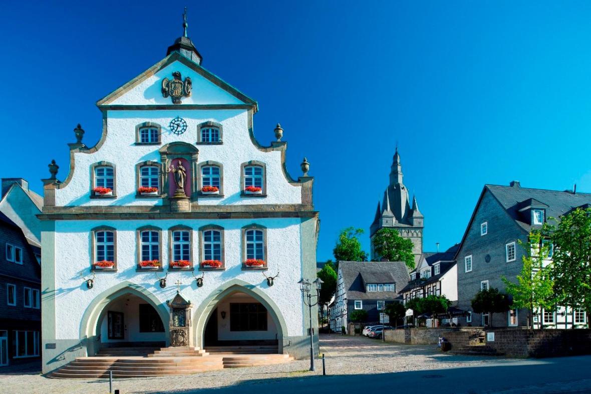 Buiterling Hotel Brilon Exterior photo